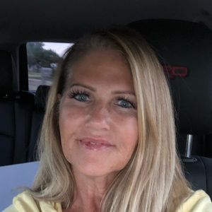 Meet your Posher, Connie